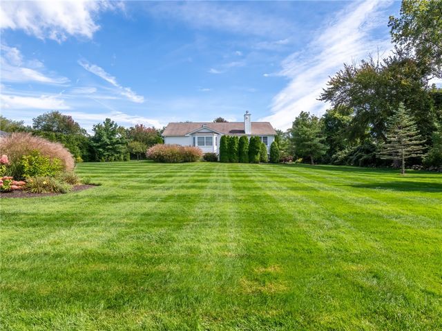 550 Seven Mile Road, Scituate, RI 02831