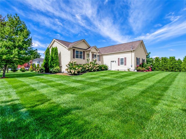 550 Seven Mile Road, Scituate, RI 02831