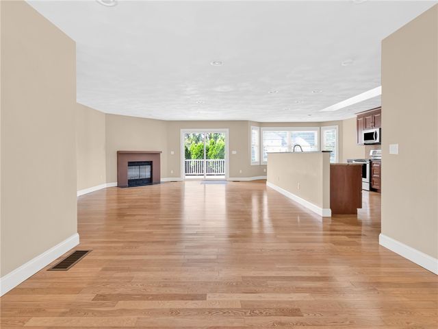 550 Seven Mile Road, Scituate, RI 02831