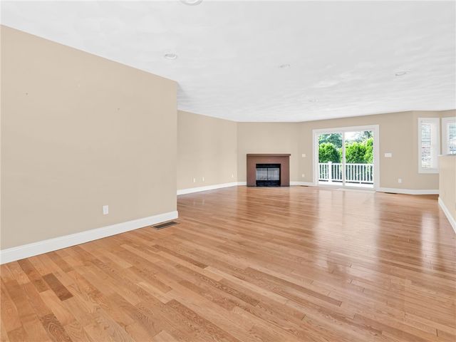 550 Seven Mile Road, Scituate, RI 02831