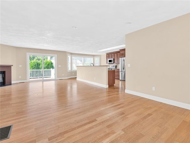 550 Seven Mile Road, Scituate, RI 02831