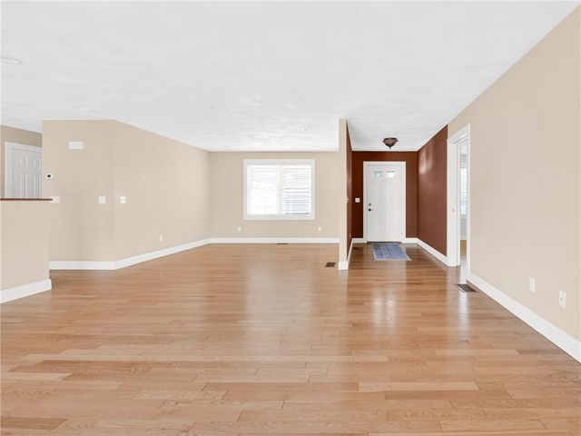 550 Seven Mile Road, Scituate, RI 02831