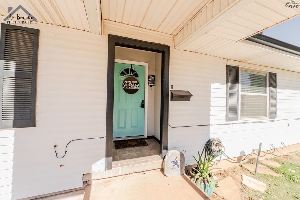 2960 MOFFETT AVENUE, Wichita Falls, TX 76308