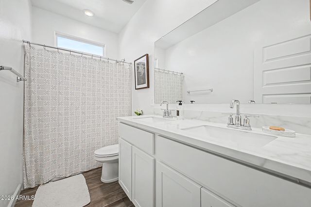 2824 W SEAVER Avenue, Apache Junction, AZ 85120