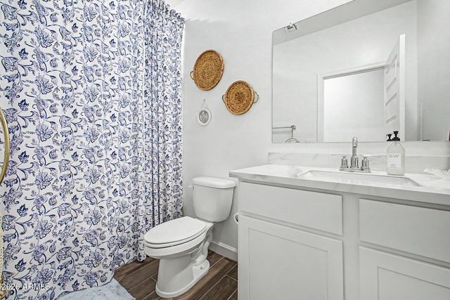 2824 W SEAVER Avenue, Apache Junction, AZ 85120