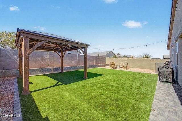 2824 W SEAVER Avenue, Apache Junction, AZ 85120