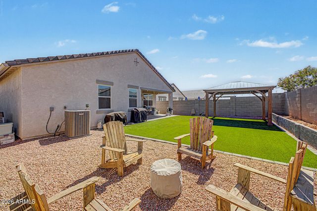 2824 W SEAVER Avenue, Apache Junction, AZ 85120