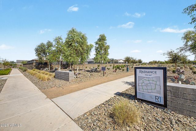 2824 W SEAVER Avenue, Apache Junction, AZ 85120