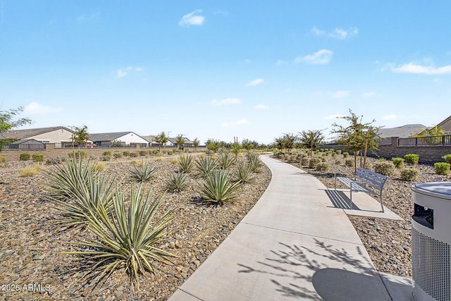 2824 W SEAVER Avenue, Apache Junction, AZ 85120
