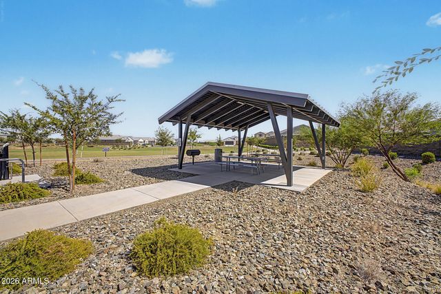 2824 W SEAVER Avenue, Apache Junction, AZ 85120