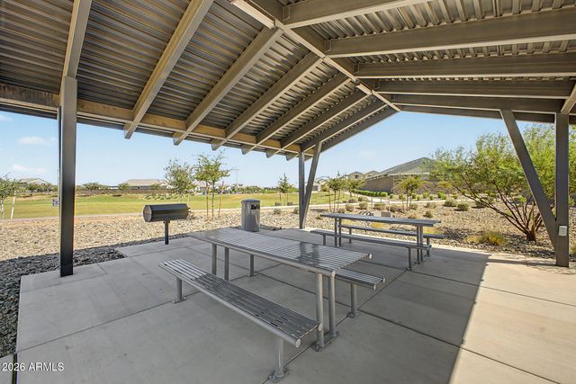 2824 W SEAVER Avenue, Apache Junction, AZ 85120