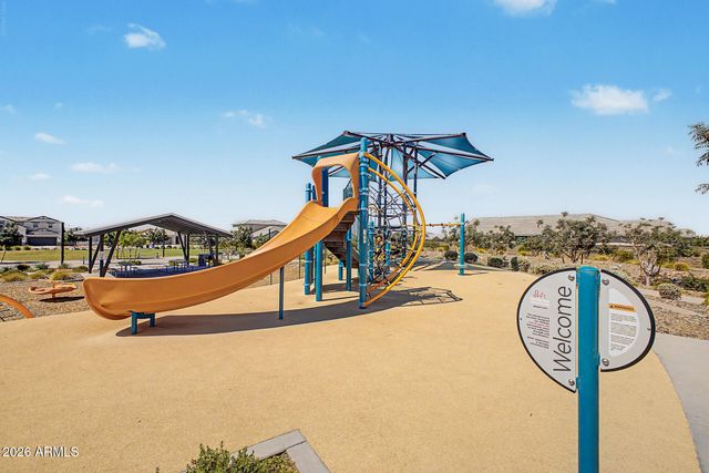 2824 W SEAVER Avenue, Apache Junction, AZ 85120