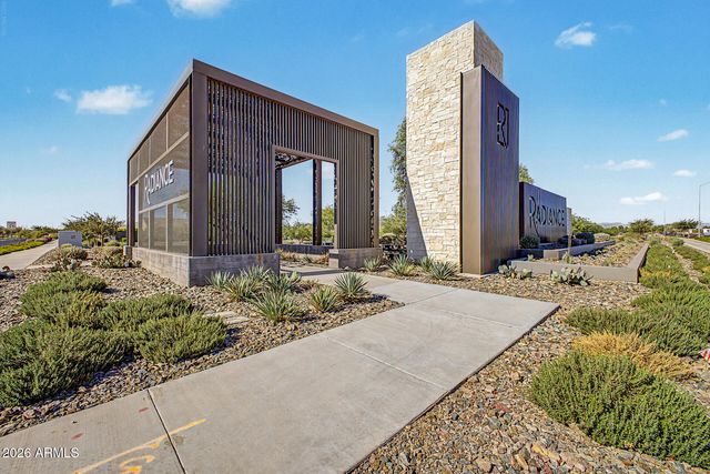 2824 W SEAVER Avenue, Apache Junction, AZ 85120