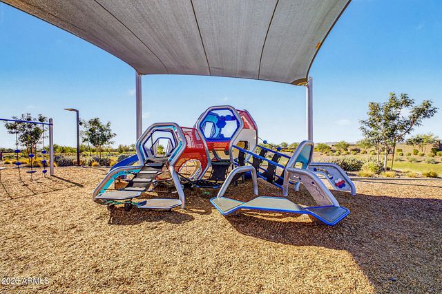 2824 W SEAVER Avenue, Apache Junction, AZ 85120