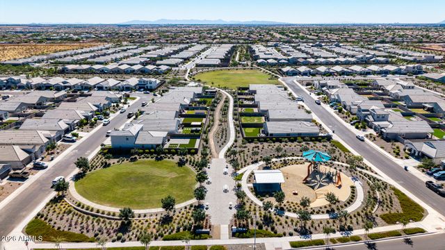 2824 W SEAVER Avenue, Apache Junction, AZ 85120