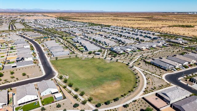 2824 W SEAVER Avenue, Apache Junction, AZ 85120