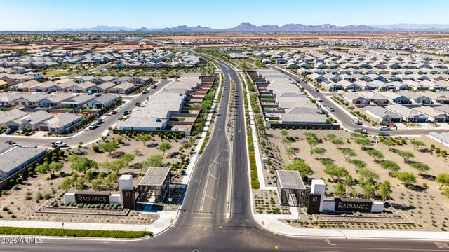 2824 W SEAVER Avenue, Apache Junction, AZ 85120