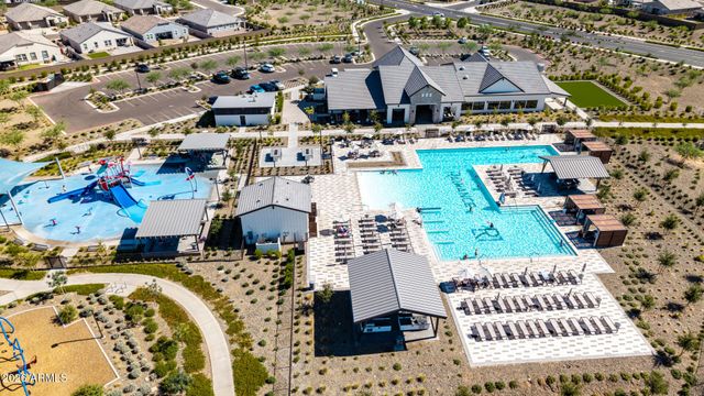 2824 W SEAVER Avenue, Apache Junction, AZ 85120