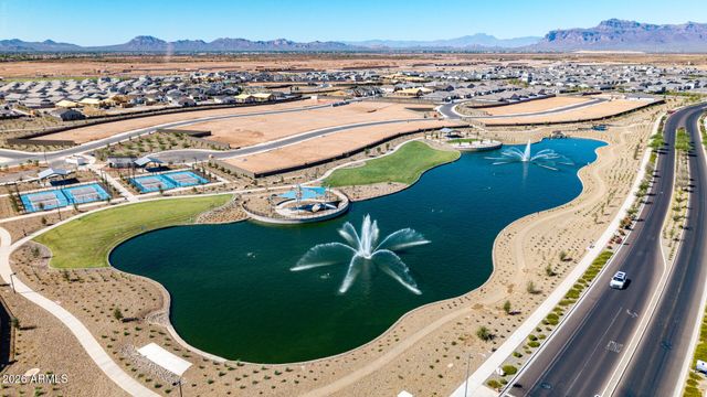 2824 W SEAVER Avenue, Apache Junction, AZ 85120