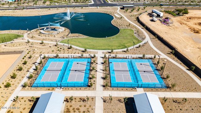 2824 W SEAVER Avenue, Apache Junction, AZ 85120