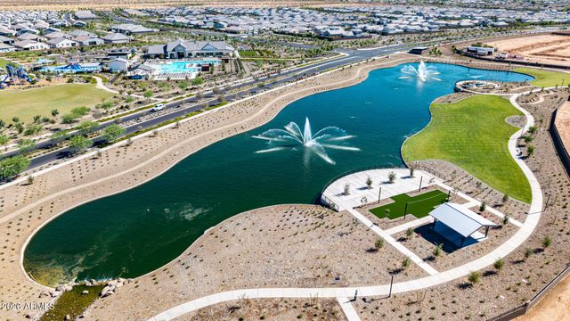 2824 W SEAVER Avenue, Apache Junction, AZ 85120
