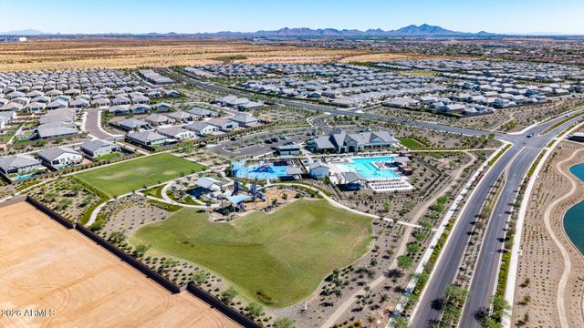 2824 W SEAVER Avenue, Apache Junction, AZ 85120