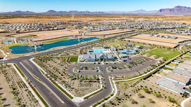 2824 W SEAVER Avenue, Apache Junction, AZ 85120