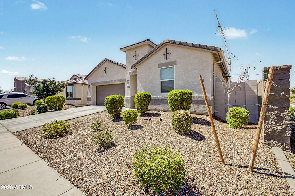 2824 W SEAVER Avenue, Apache Junction, AZ 85120 — photo 3