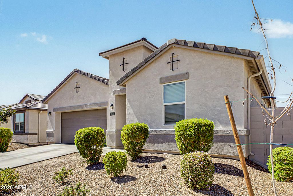 2824 W SEAVER Avenue, Apache Junction, AZ 85120 — photo 4