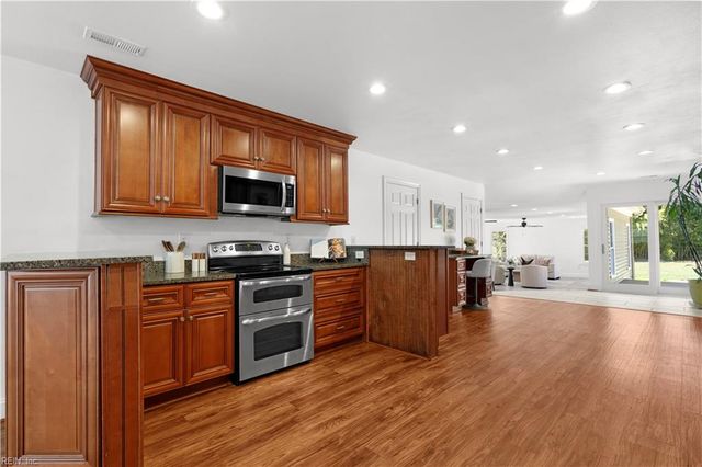 657 Johnson ST, Virginia Beach, VA 23452