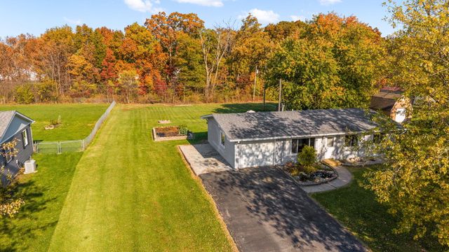 411 Nantucket Road, Valparaiso, IN 46385