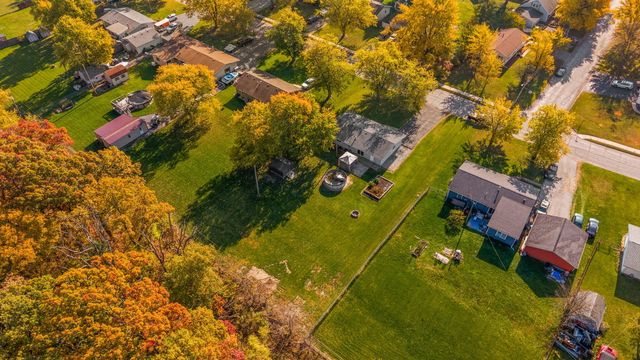 411 Nantucket Road, Valparaiso, IN 46385