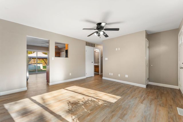 411 Nantucket Road, Valparaiso, IN 46385