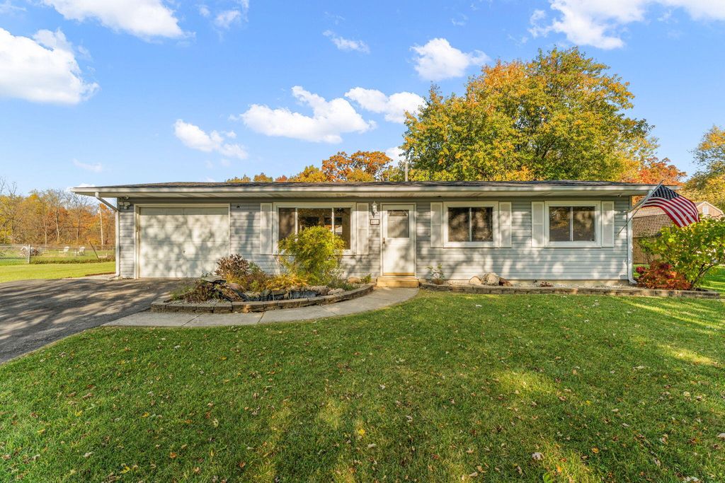 411 Nantucket Road, Valparaiso, IN 46385