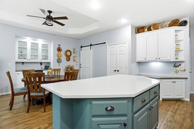 102 Manders Court, Runaway Bay, TX 76426