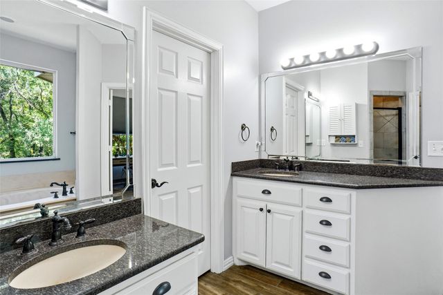 102 Manders Court, Runaway Bay, TX 76426