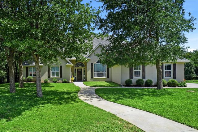 102 Manders Court, Runaway Bay, TX 76426