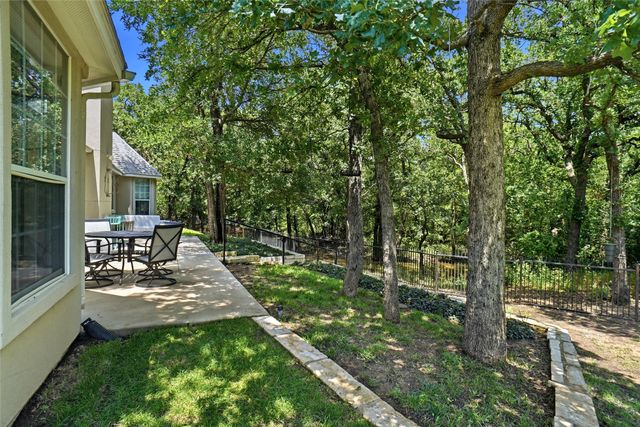 102 Manders Court, Runaway Bay, TX 76426