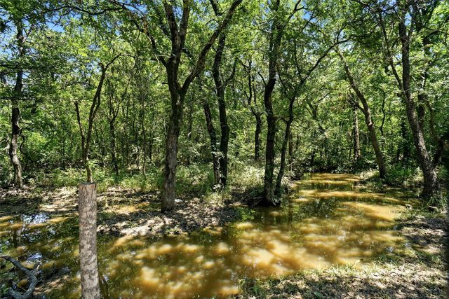 102 Manders Court, Runaway Bay, TX 76426