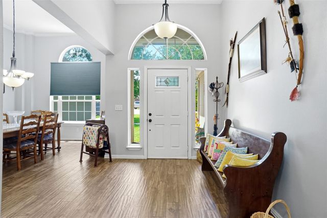 102 Manders Court, Runaway Bay, TX 76426