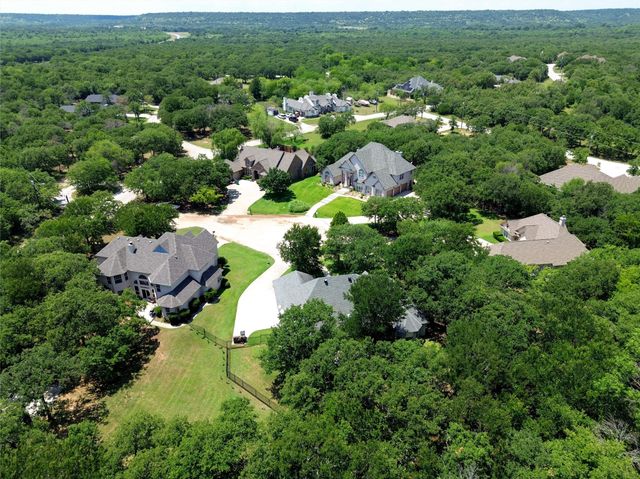 102 Manders Court, Runaway Bay, TX 76426