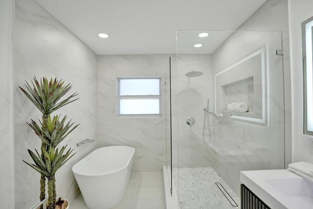 1550 SE 8th Street, Deerfield Beach, FL 33441