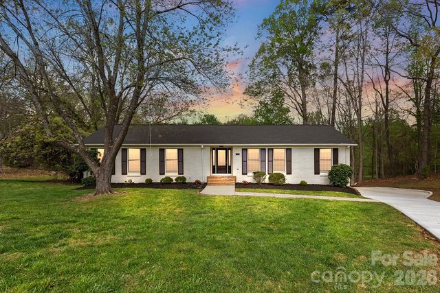 100 Chadmore Drive, Charlotte, NC 28270
