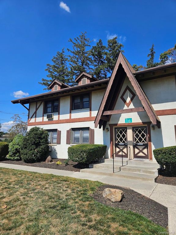 16 Normandy Village 1, Nanuet, NY 10954