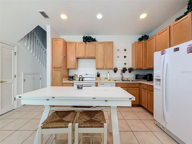 2394 CARAVELLE CIRCLE, Kissimmee, FL 34746