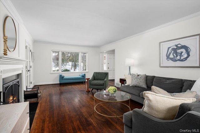 25 Bonnie Way, Larchmont, NY 10538