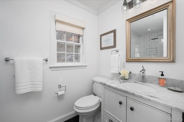 25 Bonnie Way, Larchmont, NY 10538