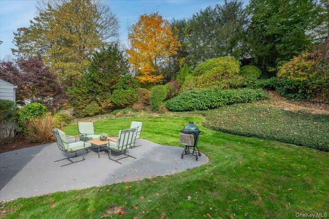 25 Bonnie Way, Larchmont, NY 10538