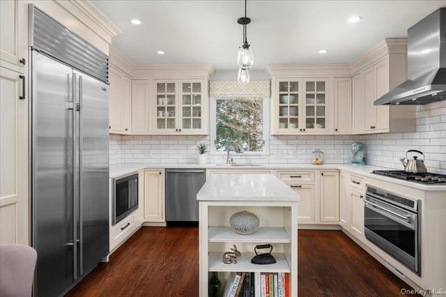 25 Bonnie Way, Larchmont, NY 10538