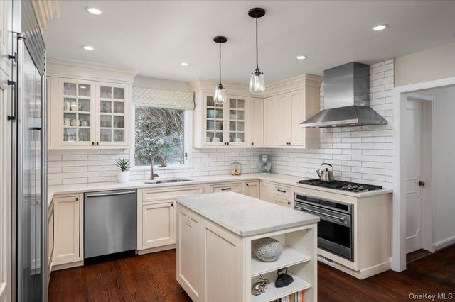 25 Bonnie Way, Larchmont, NY 10538